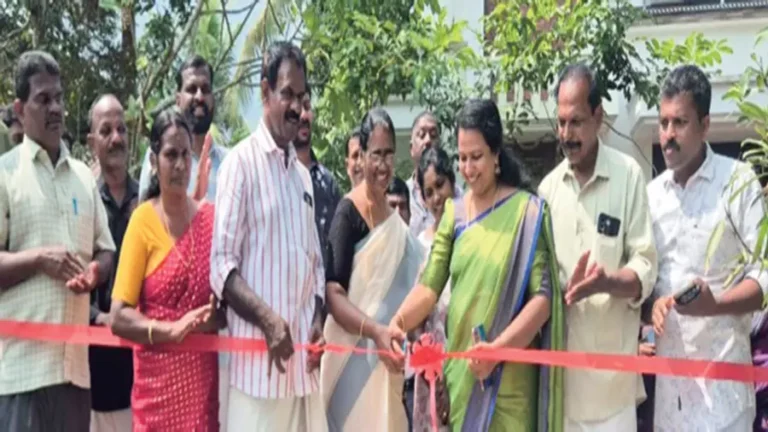 ആലങ്ങാട് ബ്ലോക്ക്  ക്രോസ് റോഡ് തുറന്നു